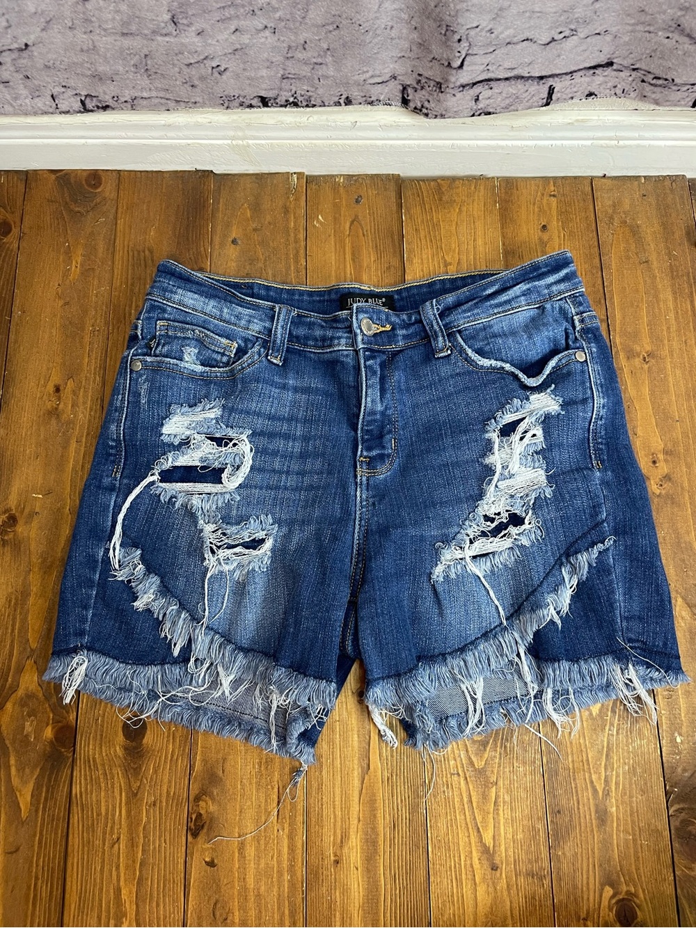 Judy blue size large distressed dark wash jean shorts